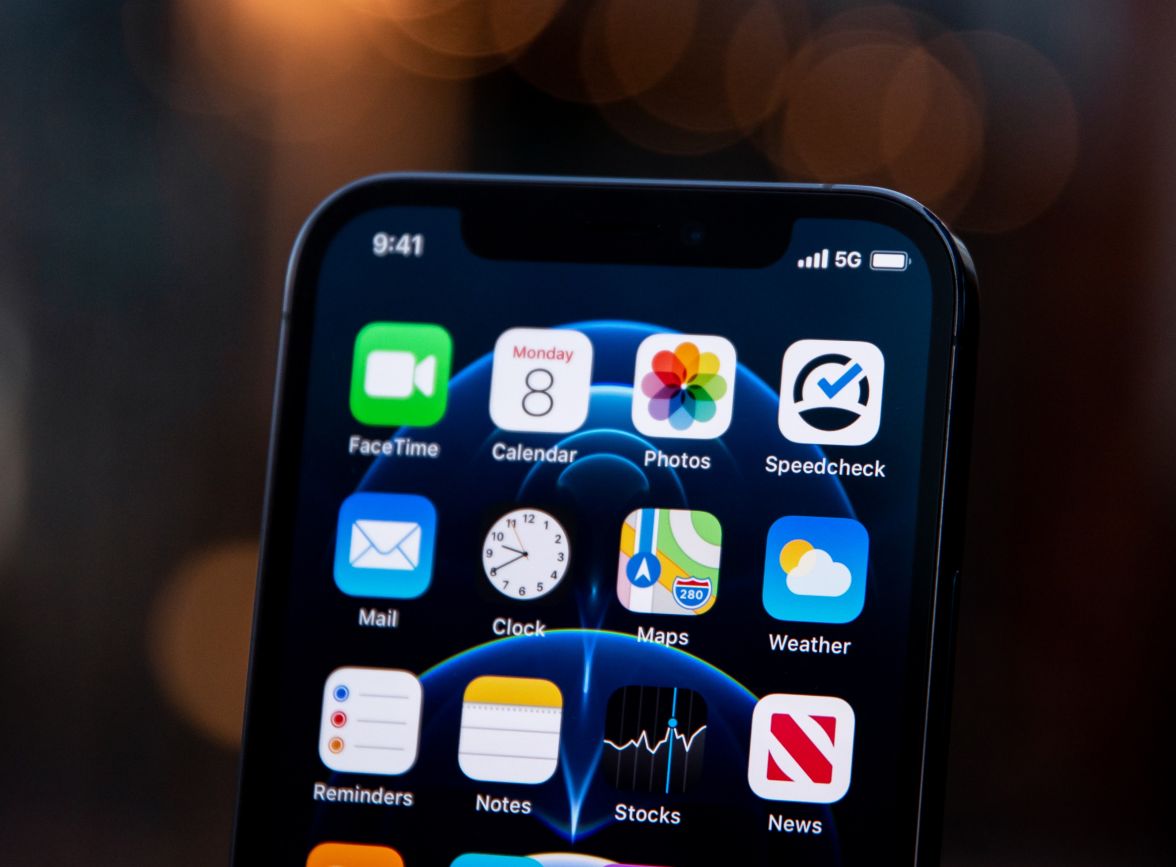 君山苹果手机维修分享为什么 iPhone 12 在冬季会自动关机 